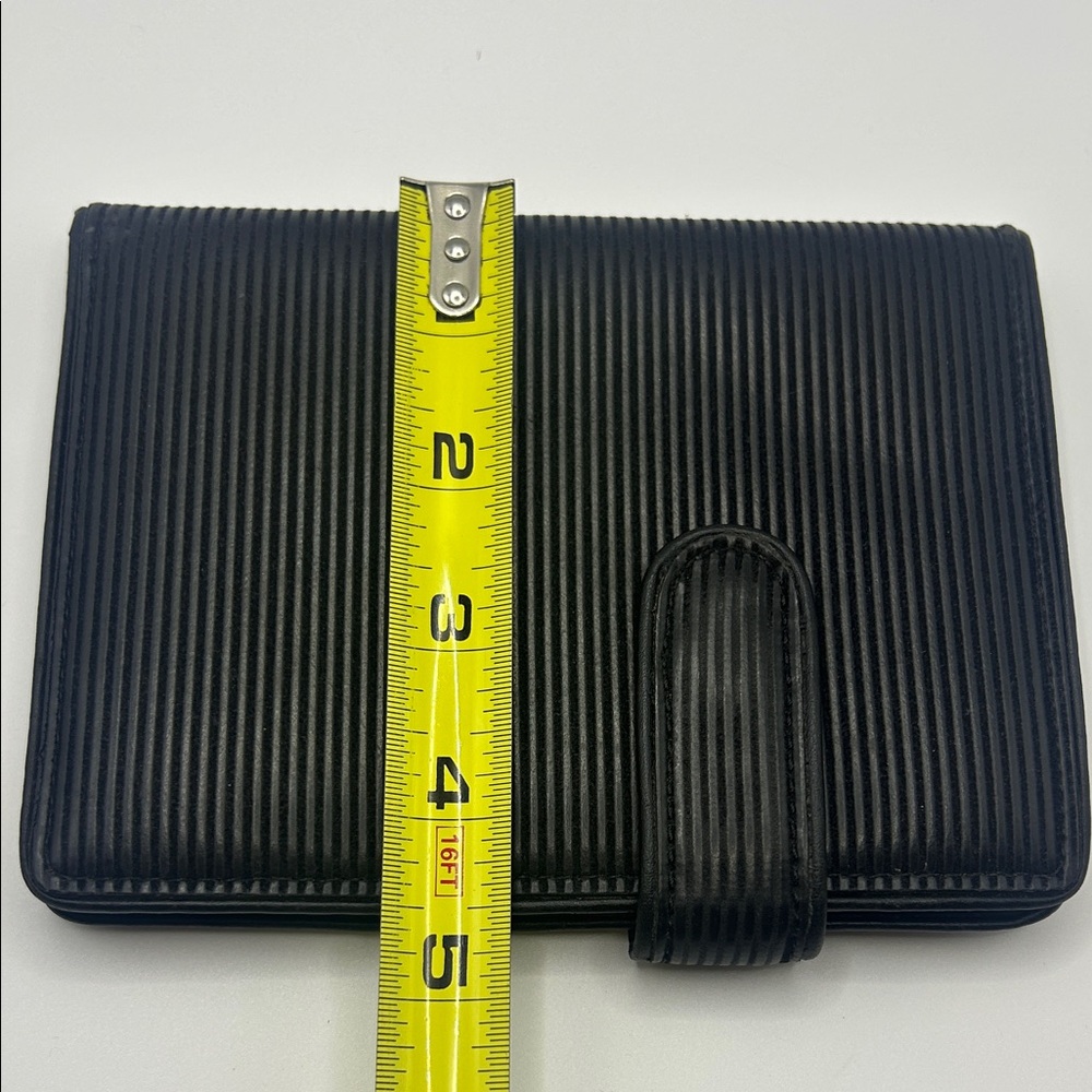 SWING Black Textured Magnetic closure Passport Travel Wallet - Picture 5 of 5